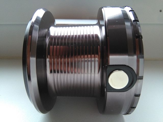 Szpula Daiwa Emcast 25a