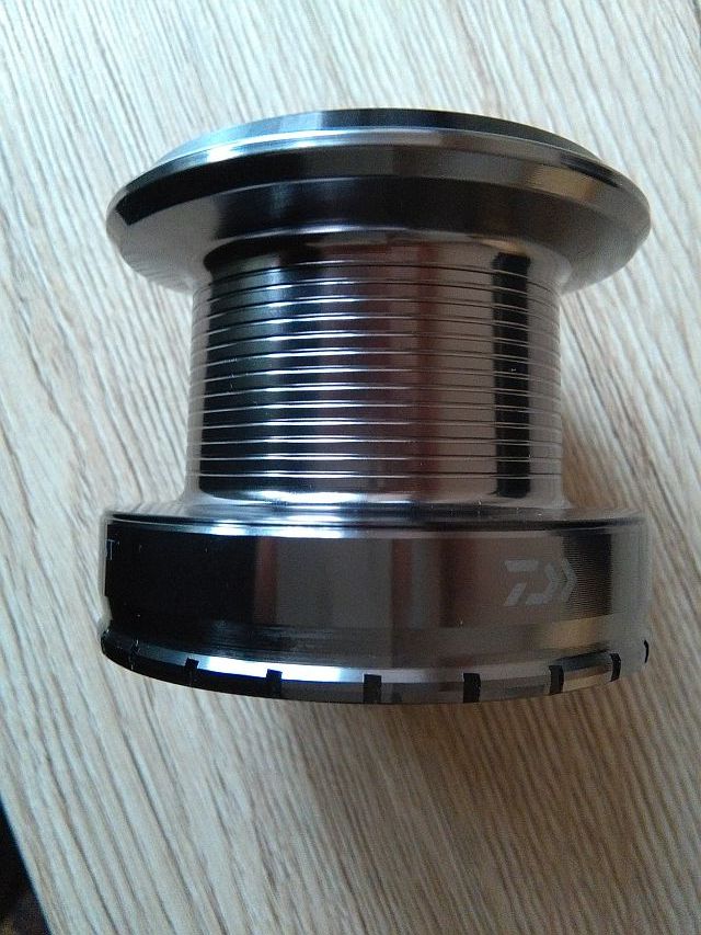 Szpula Daiwa Emcast 25a